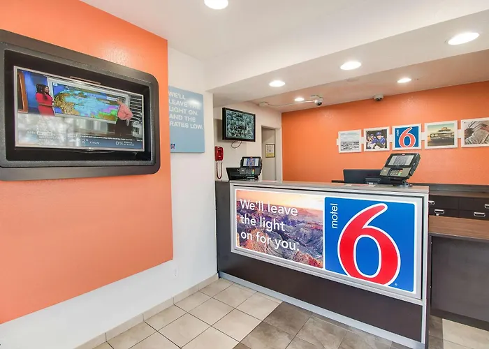 Hotel 6-phoenix, Az - East Phoenix