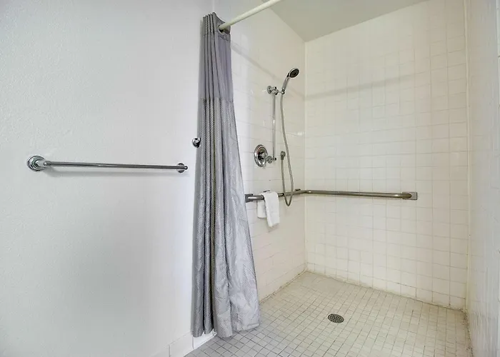 Hotel 6-phoenix, Az - East