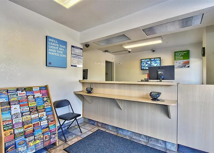 6-phoenix, Az - East Hotel 2*