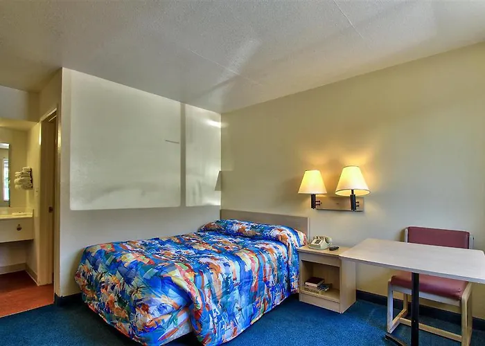 Hotel 6-phoenix, Az - East 2*